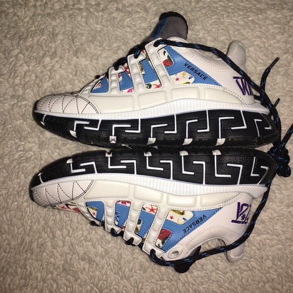 Versace - Picture 8 of 16